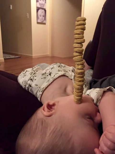3355cheerio-challenge-dads-stack-cheerios-babies-funny-competition-14-57651912e72ef__605