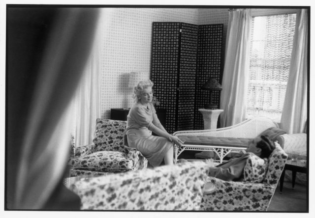 marilynmonroe-hotelroomnycphotoshoot-1-mar-1955-06