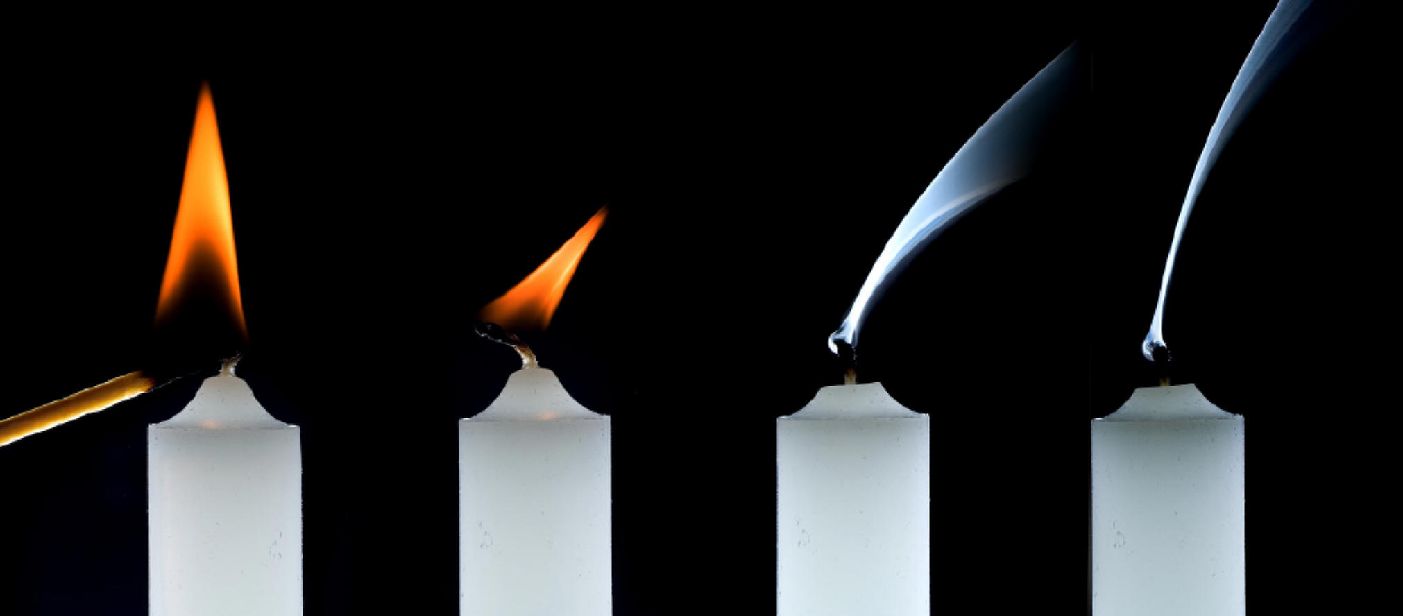 Почему погасла свеча. Горящая и потухшая свеча. Свечка потухла. Свеча гаснет. Две горящие свечи.