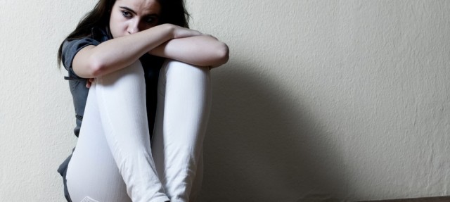 depressed-and-lonely-teenage-girl-948x426
