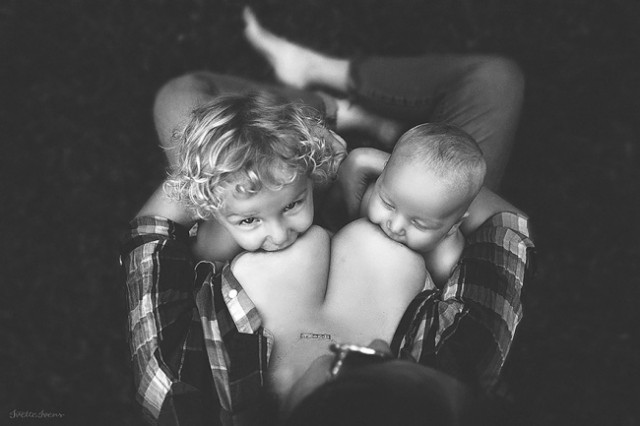 17131610-R3L8T8D-650-motherhood-photography-breastfeeding-godesses-ivette-ivens-1