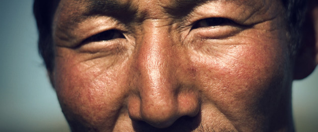nomad-eyes-of-a-mongolian-man