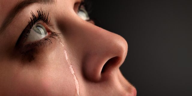 woman-crying-facebook
