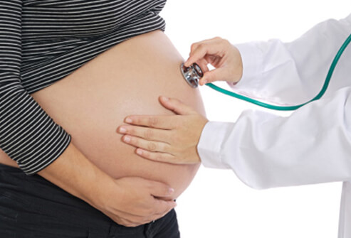 pregnancy_stages_s19_doctor_pregnant_woman